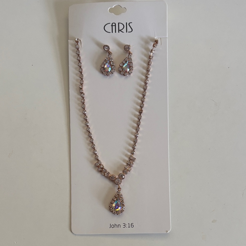 Aris Iridescent Necklace and Earring Set